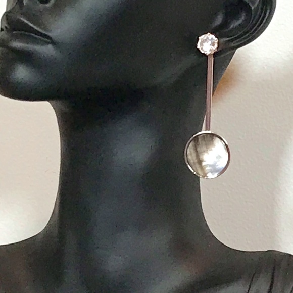 NWT Design Lab Lord & Taylor Women’s Single Rhinestone Gold Tone Drop Earrings - Picture 1 of 9